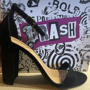 Black ankle strap heal